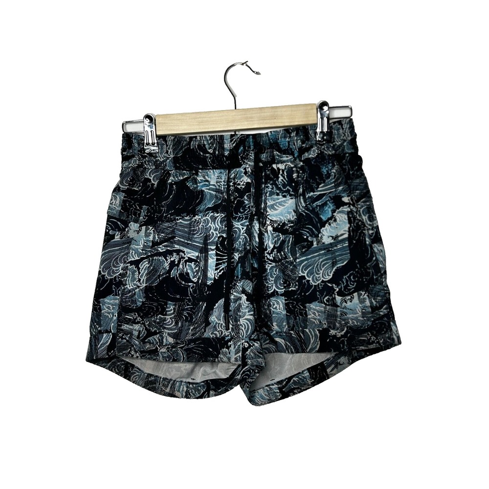 Lululemon Women Size 4 Spring Break Away Shorts Blue Black Wave